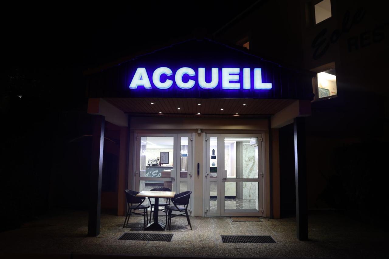 Hotel Restaurant Clement Ader Muret Exterior photo
